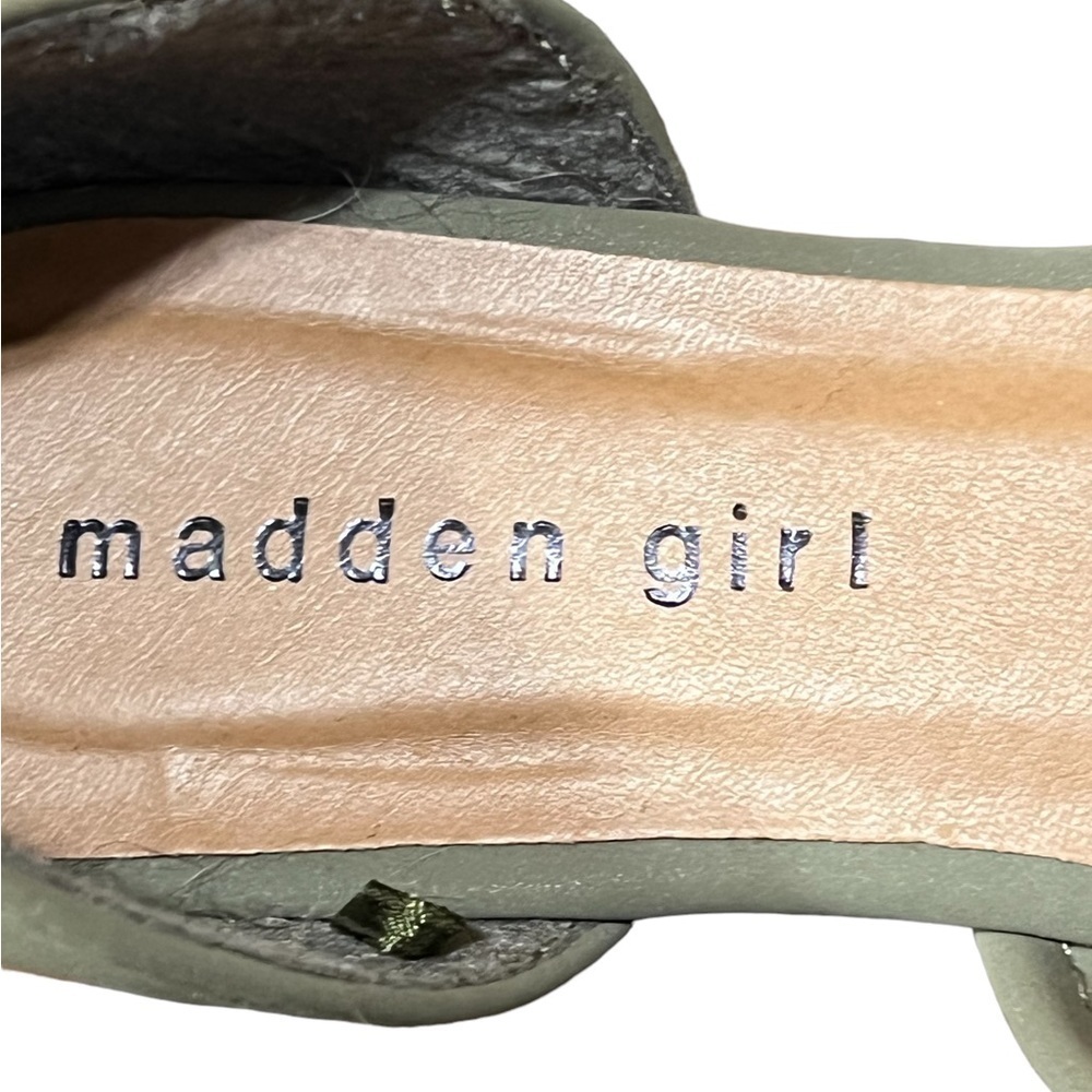 Madden Girl Green Laser Cut Flats Vegan Size 7 - Picture 7 of 9